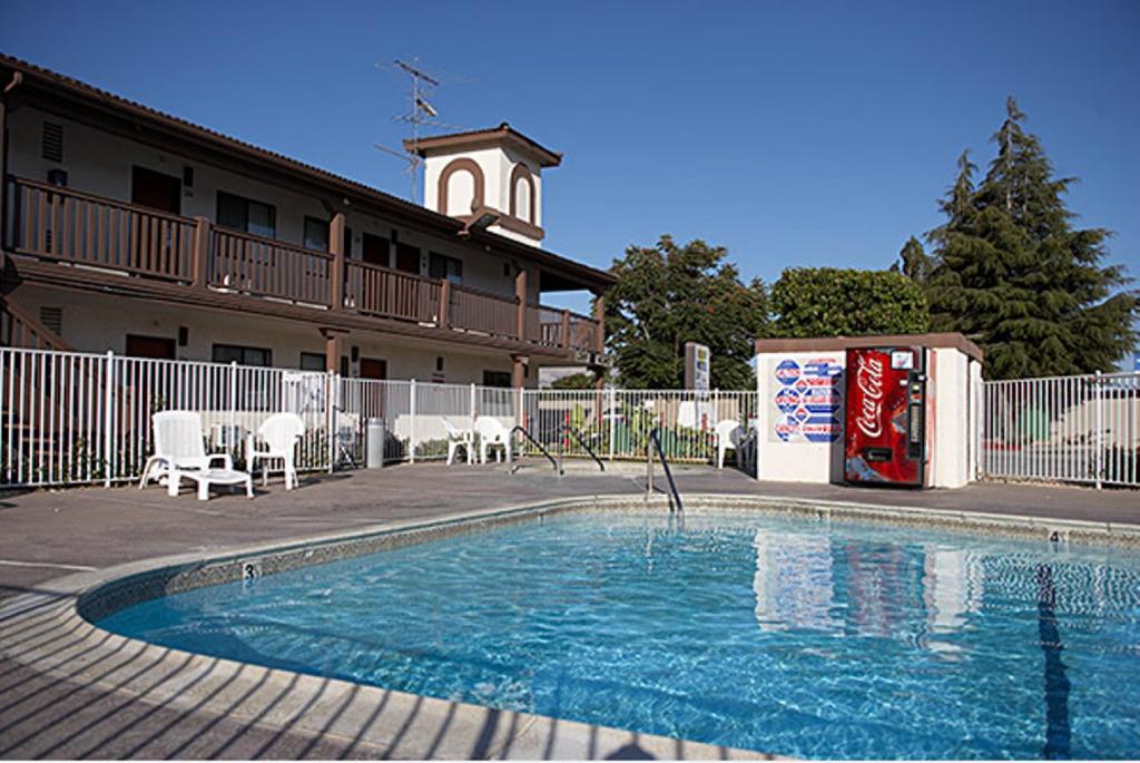 Ez 8 Motel Newark Exterior photo
