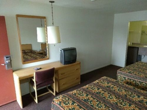 Ez 8 Motel Newark Exterior photo