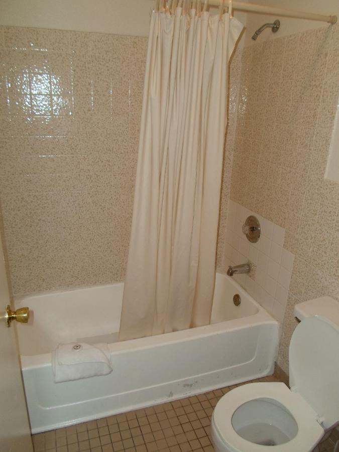 Ez 8 Motel Newark Room photo
